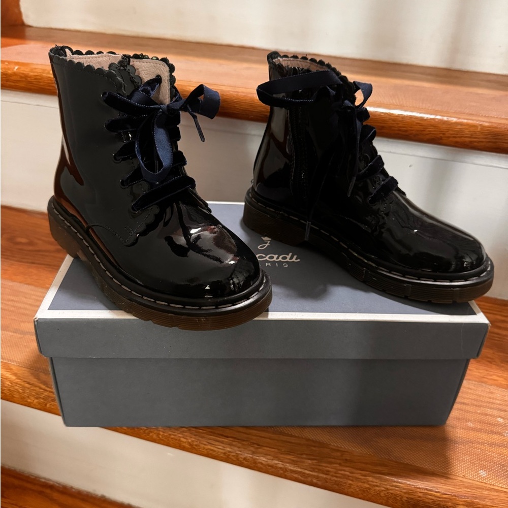 Jacadi - Girl’s boots /like new condition. Dark blue color- size 28
